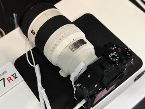 150mm f2 gm镜头除了摄影器材现场展示和体验,索尼展台还